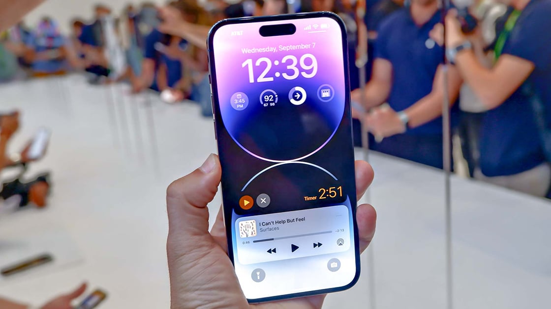 Giá bán iPhone 14 Pro Max đang giảm sâu trên thị trường